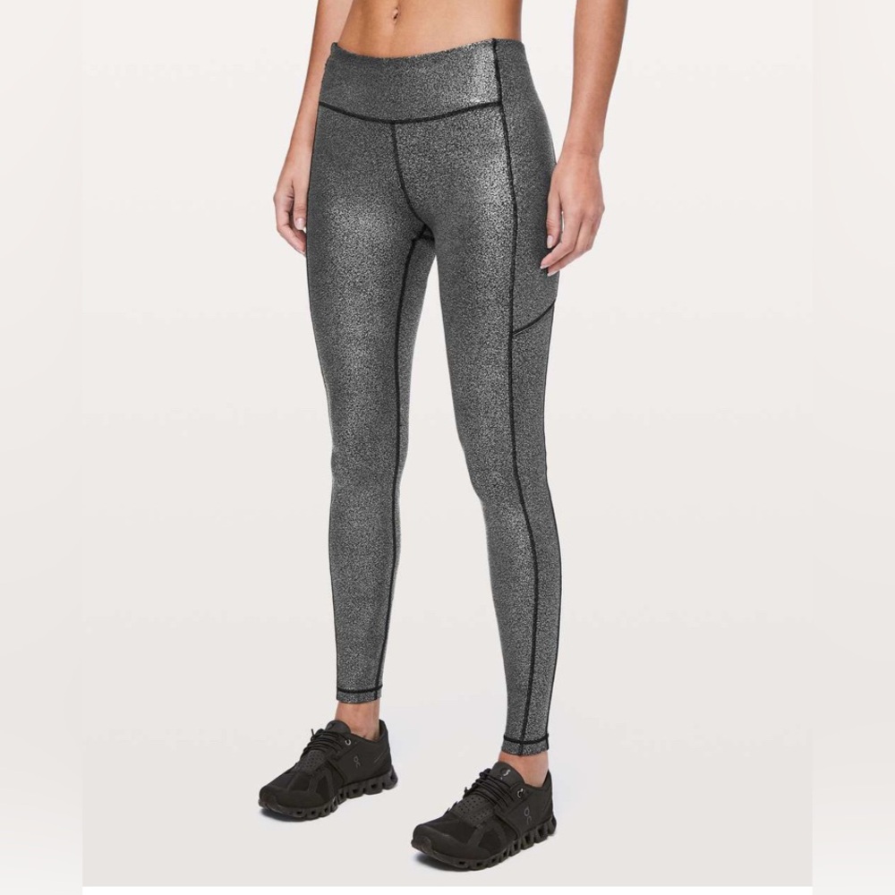 Lululemon Speed Up Tight *Foil 28" in Luminosity Foil Print Black Silver Size 4